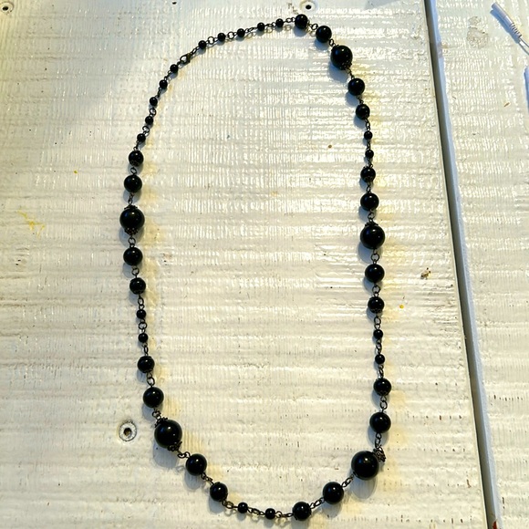 Black beaded necklace - Picture 1 of 3